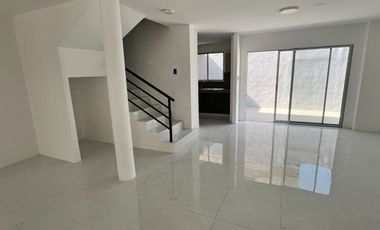 Casa Esquinera Nueva por Estrenar en Málaga I — ¡Tu Próximo Hogar Te Espera!