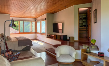 Amplia y Acogedora Casa a la venta Gran jardín y quincho El Arrayán Lo Barnechea