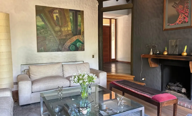 Amplia y Acogedora Casa a la venta Gran jardín y quincho El Arrayán Lo Barnechea