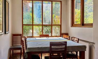 Amplia y Acogedora Casa a la venta Gran jardín y quincho El Arrayán Lo Barnechea