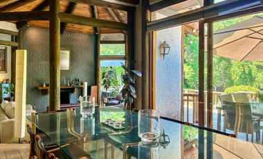 Amplia y Acogedora Casa a la venta Gran jardín y quincho El Arrayán Lo Barnechea