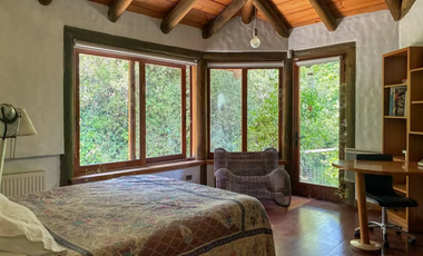 Amplia y Acogedora Casa a la venta Gran jardín y quincho El Arrayán Lo Barnechea