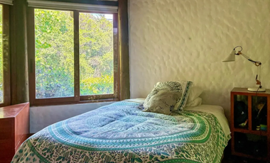 Amplia y Acogedora Casa a la venta Gran jardín y quincho El Arrayán Lo Barnechea