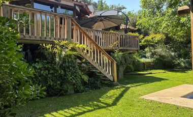 Amplia y Acogedora Casa a la venta Gran jardín y quincho El Arrayán Lo Barnechea