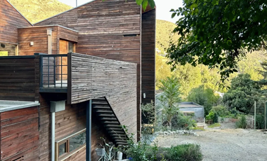 Acogedora Casa Venta Vista Naturaleza Terrazas Jardín plano Arrayán Lo Barnechea