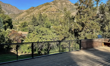 Acogedora Casa Venta Vista Naturaleza Terrazas Jardín plano Arrayán Lo Barnechea