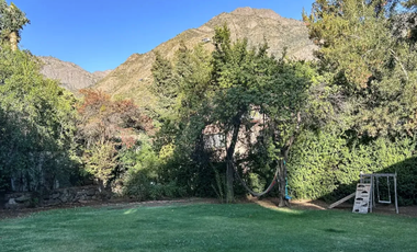 Acogedora Casa Venta Vista Naturaleza Terrazas Jardín plano Arrayán Lo Barnechea