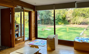 Acogedora Casa Venta Vista Naturaleza Terrazas Jardín plano Arrayán Lo Barnechea