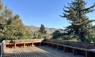 Acogedora Casa Venta Vista Naturaleza Terrazas Jardín plano Arrayán Lo Barnechea