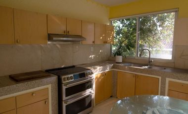 CASA EN VENTA EN FRACCIONAMIENTO LOMAS DE COCOYOC MORELOS