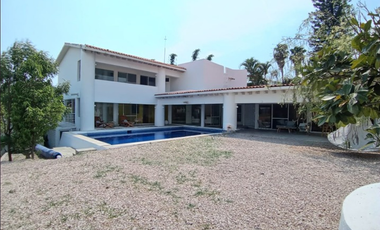CASA EN VENTA EN FRACCIONAMIENTO LOMAS DE COCOYOC MORELOS