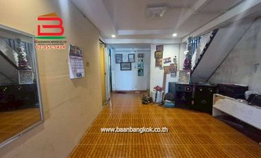 บ้านเดี่ยว บ้านเอื้ออาทร ประชาสำราญ เนื้อที่ 20.6 ตรว. (ใกล้สถานีตำรวจประชาสำราญ) ถนนประชาสำราญ เเขวงคลองสิบสอง เขตหนองจอก