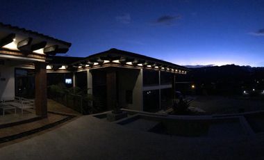 Villa Moderna en Las Palmas | Espacios Amplios y Ambiente Exclusivo