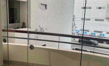ALQUILO AMPLIO DPTO. 3 DORM. + COCHERA CERCA AL MALECÓN BALTA – MIRAFLORES