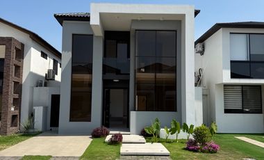 VENDO CASA EN CIUDAD CELESTE ETAPA ESTRIBOR