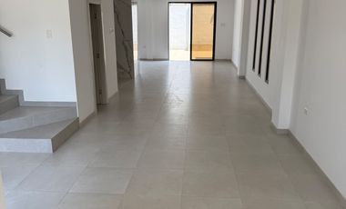 VENDO CASA EN CIUDAD CELESTE ETAPA ESTRIBOR