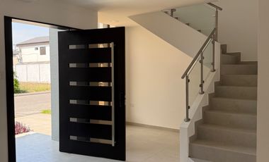 VENDO CASA EN CIUDAD CELESTE ETAPA ESTRIBOR