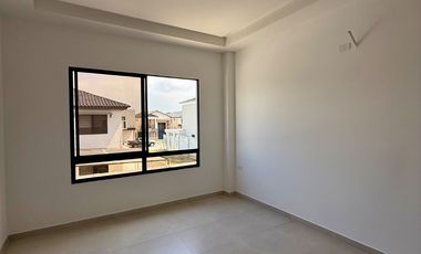 VENDO CASA EN CIUDAD CELESTE ETAPA ESTRIBOR