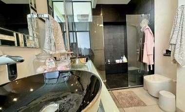 Luxury House en Alto de Palmas | 896 m² de Exclusividad y Confort