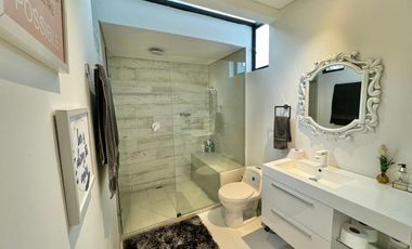 Luxury House en Alto de Palmas | 896 m² de Exclusividad y Confort
