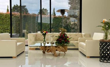 Luxury House en Alto de Palmas | 896 m² de Exclusividad y Confort