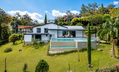 Majestuosa Casa de Lujo  | Piscina Privada & Diseño Exclusivo Envigado Loma del Chocho