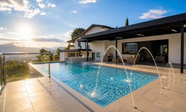 Majestuosa Casa de Lujo  | Piscina Privada & Diseño Exclusivo Envigado Loma del Chocho