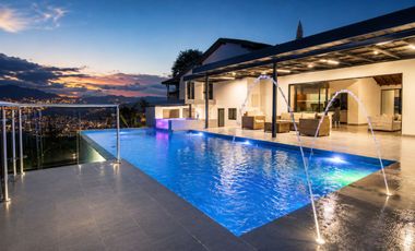 Majestuosa Casa de Lujo  | Piscina Privada & Diseño Exclusivo Envigado Loma del Chocho