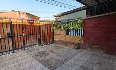 Vendo casa de 2 pisos en Los Jesuitas, Quilicura
