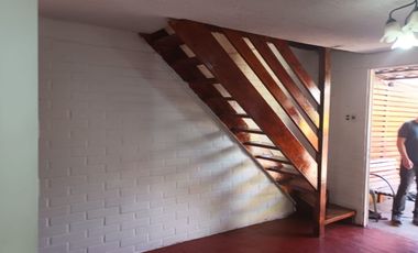 Vendo casa de 2 pisos en Los Jesuitas, Quilicura