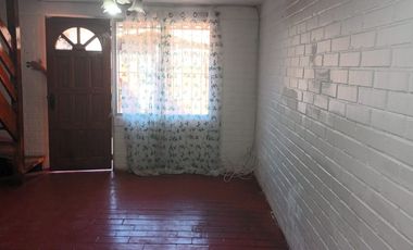 Vendo casa de 2 pisos en Los Jesuitas, Quilicura