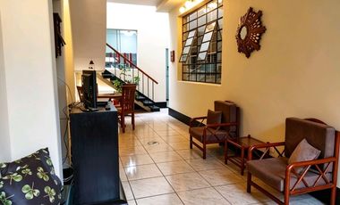 ALQUILER DE CASA 150m² con estacionamiento SAN ISIDRO
