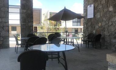 CASA AMUEBLADA EN RENTA EN COND VERANDA EN EL REFUGIO QUERETARO