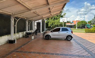 Venta de Espectacular Finca de Lujo con Piscinas, Discoteca y Zonas Deportivas – Rozo Palmira
