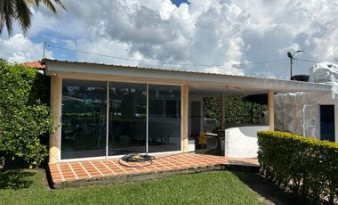 Venta de Espectacular Finca de Lujo con Piscinas, Discoteca y Zonas Deportivas – Rozo Palmira