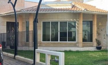 RENTA CASA AMUEBLADA METEPEC