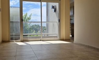 Tres ambientes en Av. General Paz 6200 - 2 Dorm, 1 Baño, Balcon, Livin Comedor