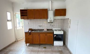 Departamento en C. Pujato & Francia - 2 Dorm, 1 Baño, Cocina-Comedor