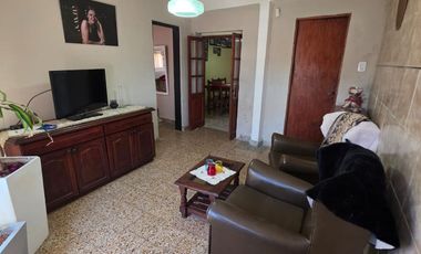 Dos propiedades en un Mismo Terreno (11 x 29)- Casa y Departamento