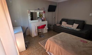 Dos propiedades en un Mismo Terreno (11 x 29)- Casa y Departamento