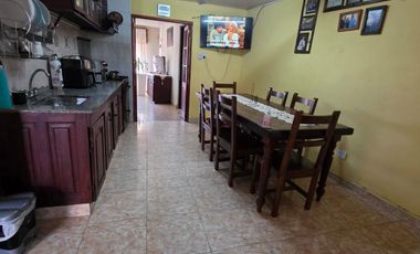 Dos propiedades en un Mismo Terreno (11 x 29)- Casa y Departamento