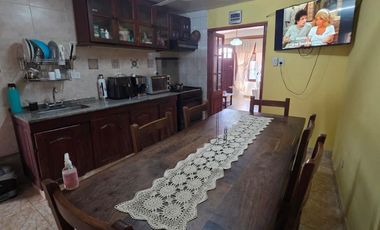 Dos propiedades en un Mismo Terreno (11 x 29)- Casa y Departamento