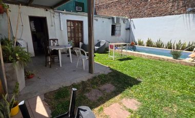 Dos propiedades en un Mismo Terreno (11 x 29)- Casa y Departamento