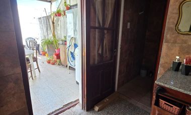 Dos propiedades en un Mismo Terreno (11 x 29)- Casa y Departamento