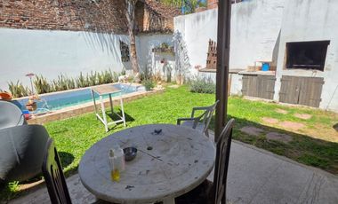 Dos propiedades en un Mismo Terreno (11 x 29)- Casa y Departamento