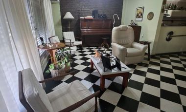 Casa en Venta J. P Lopez 520 - 3 Dorm, 2 Baños, Quincho, Cochera, Jardin