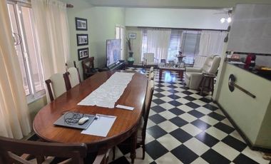 Casa en Venta J. P Lopez 520 - 3 Dorm, 2 Baños, Quincho, Cochera, Jardin