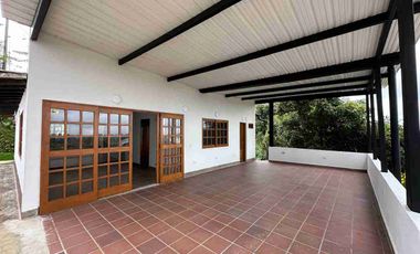 SE ARRIENDA FINCA EN MARINILLA