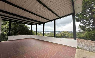 SE ARRIENDA FINCA EN MARINILLA