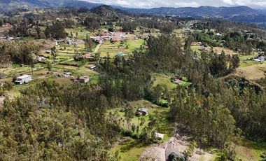 Terreno en Venta – Sector ZININ (Cerca de Cuenca y Azogues)